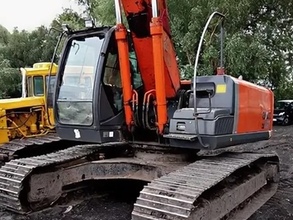 Экскаватор полноповоротный Hitachi 200