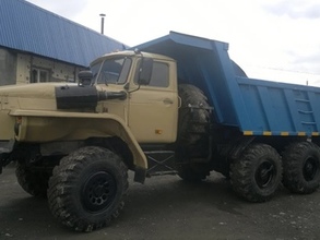 Автомобиль УРАЛ самосвал 10 тонн (вездеход)